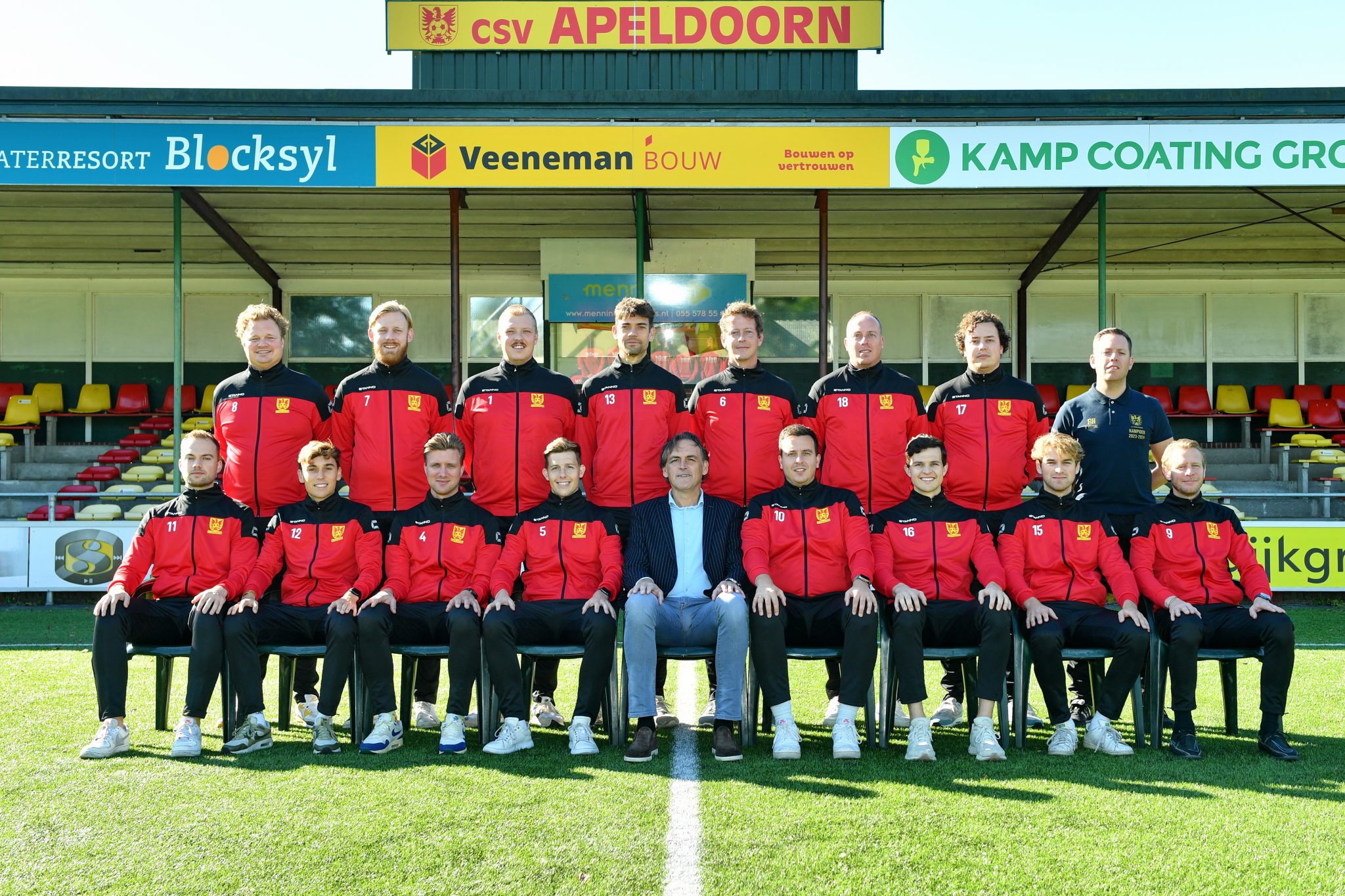 Revital trotse kledingsponsor vierde elftal